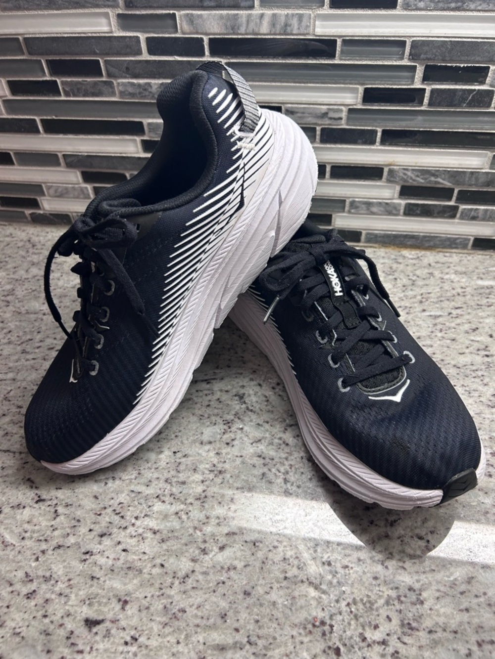 Hoka One One Womens Rincon 2 Black & White Lightweight Running Sneakers size 9.5